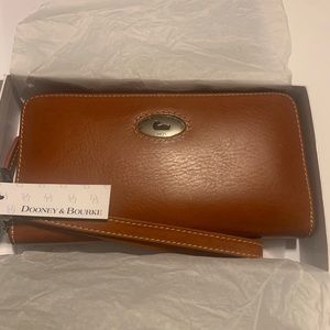 Dooney & Bourke Ginger Leather Large Wallet Wristlet NWT